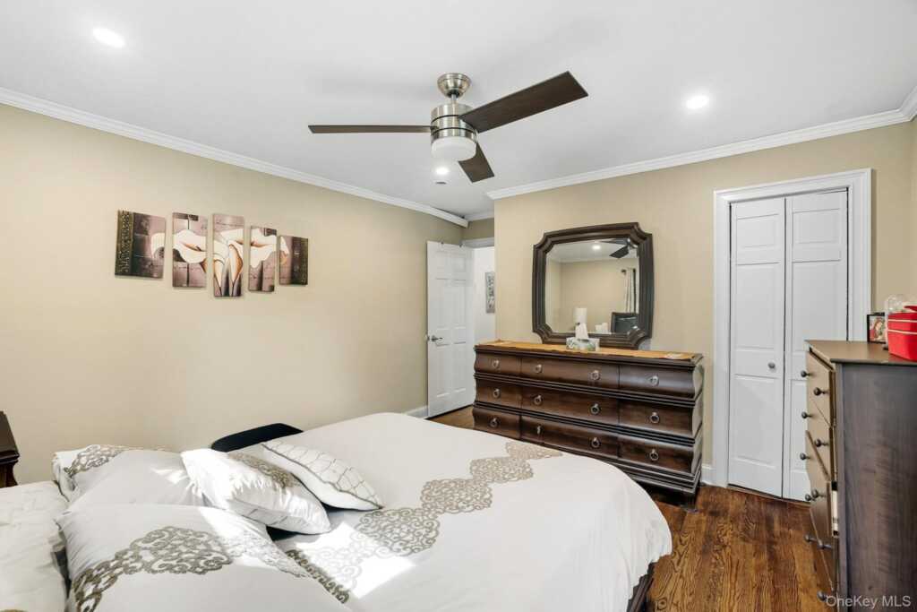 110 Topland Road, White Plains, NY 10605 - Photo 17 of 37