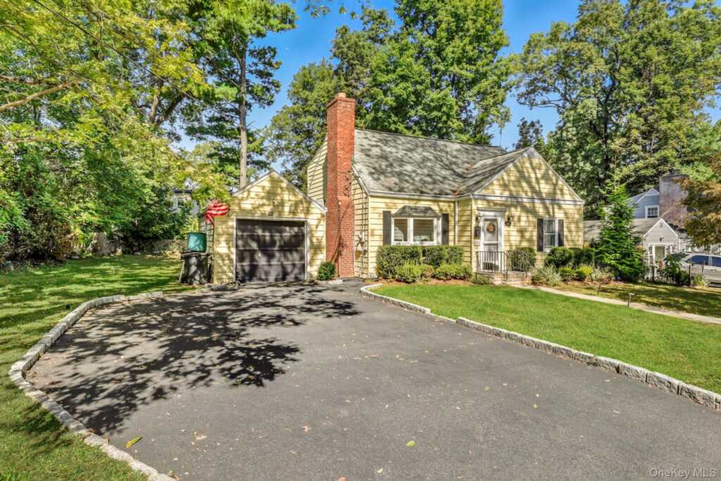 110 Topland Road, White Plains, NY 10605 - Photo 27 of 37