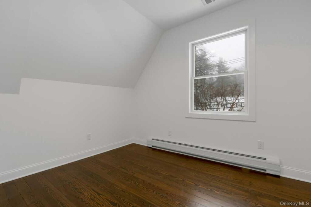 570 Kings Highway, Valley Cottage, NY 10989 - Photo 18 of 33