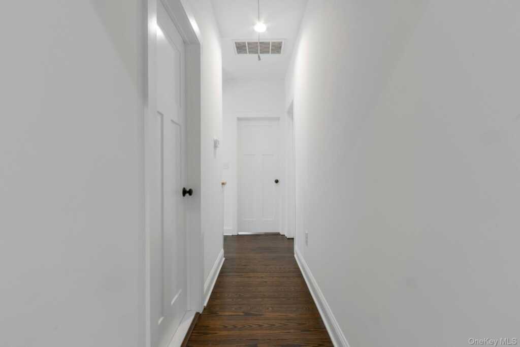 570 Kings Highway, Valley Cottage, NY 10989 - Photo 20 of 33