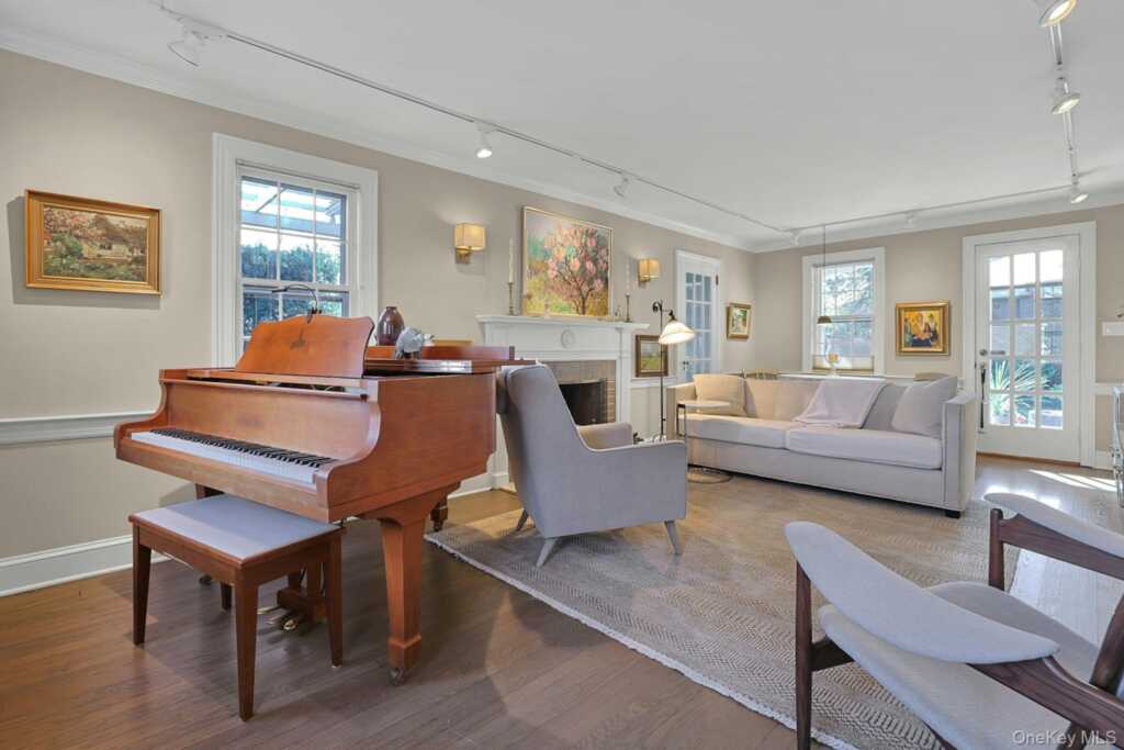 9 Prall Place, Nyack, NY 10960 - Photo 3 of 33