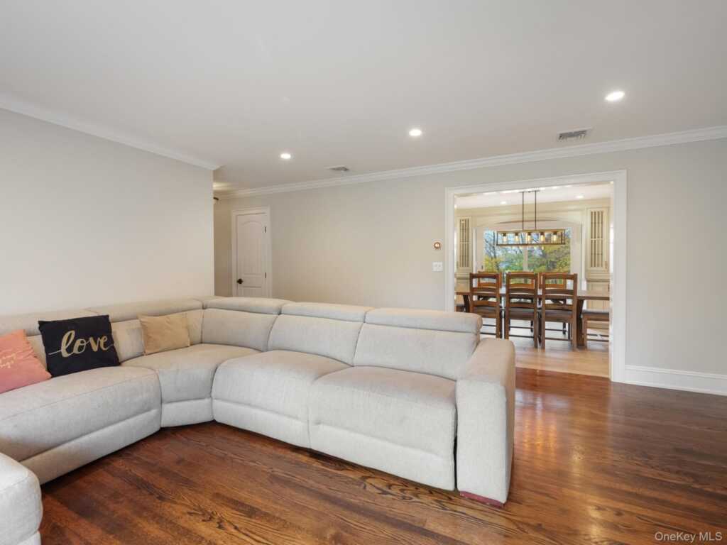 168 Lincoln Street, Pearl River, NY 10965 - Photo 12 of 35