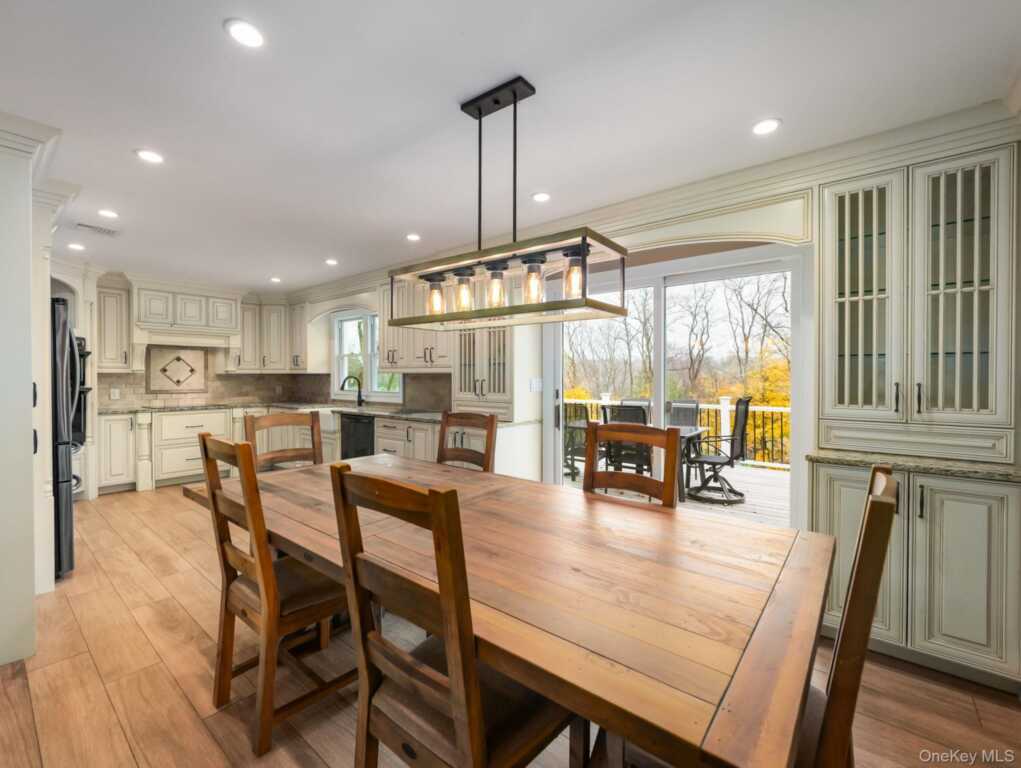 168 Lincoln Street, Pearl River, NY 10965 - Photo 14 of 35