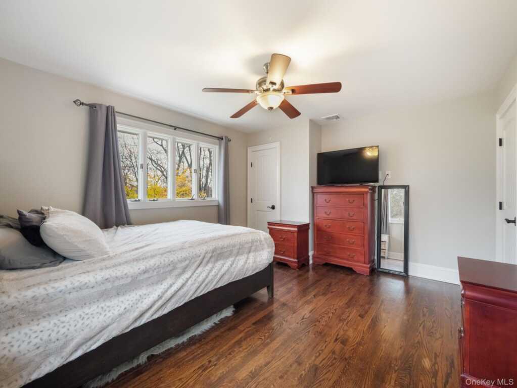 168 Lincoln Street, Pearl River, NY 10965 - Photo 20 of 35