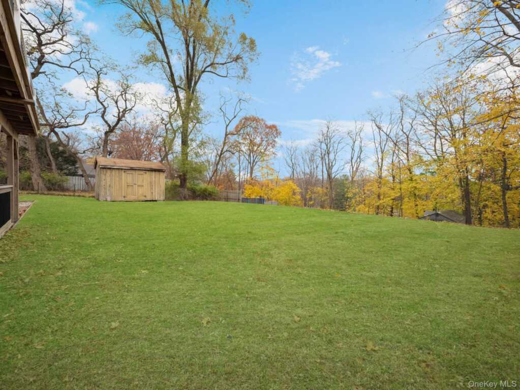 168 Lincoln Street, Pearl River, NY 10965 - Photo 5 of 35