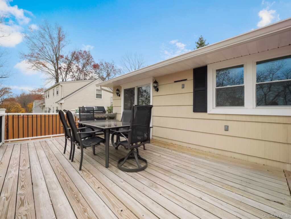 168 Lincoln Street, Pearl River, NY 10965 - Photo 6 of 35