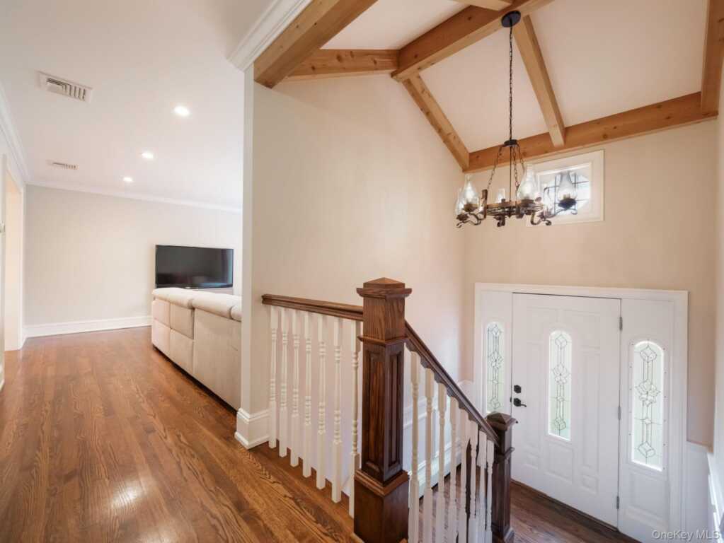 168 Lincoln Street, Pearl River, NY 10965 - Photo 9 of 35