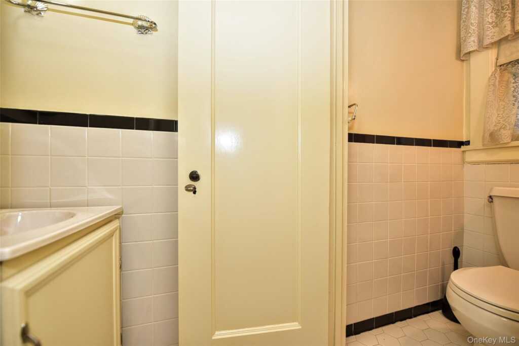 85 Battle Avenue, White Plains, NY 10606 - Photo 16 of 29