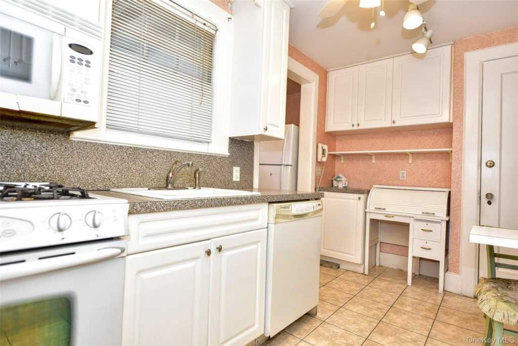 85 Battle Avenue, White Plains, NY 10606 - Photo 17 of 29