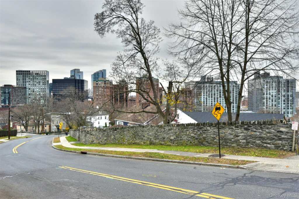 85 Battle Avenue, White Plains, NY 10606 - Photo 28 of 29