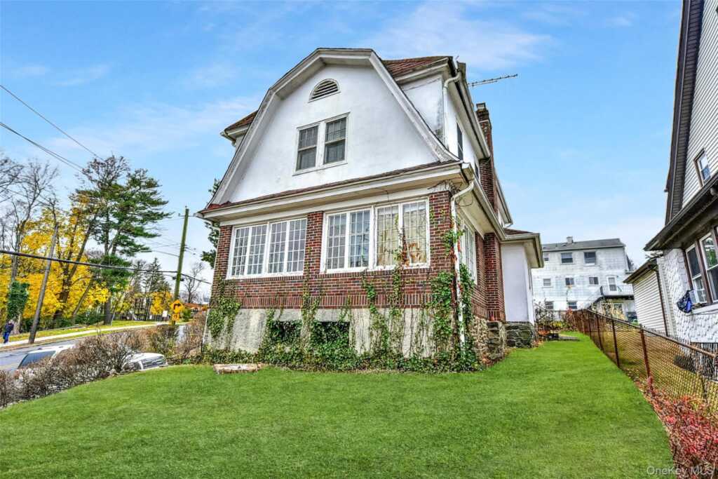 85 Battle Avenue, White Plains, NY 10606 - Photo 5 of 29