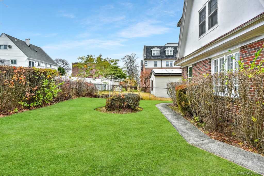 85 Battle Avenue, White Plains, NY 10606 - Photo 6 of 29