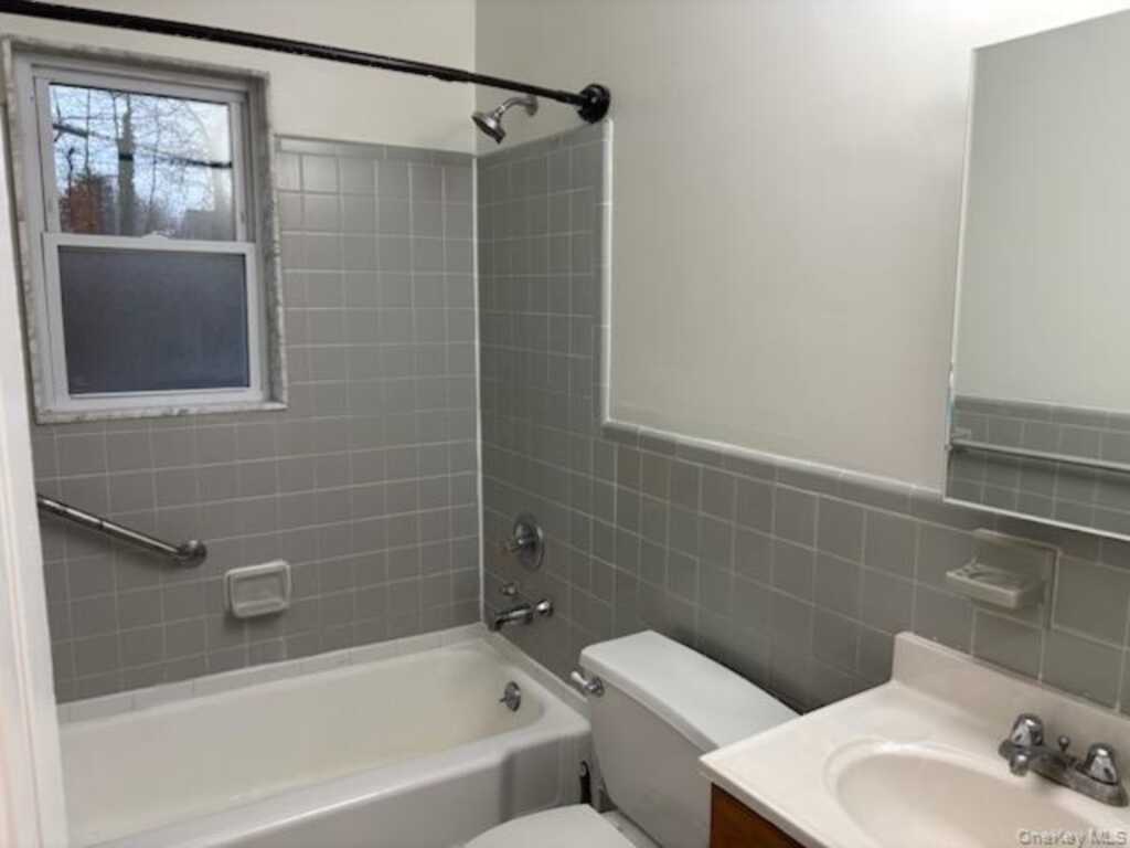 221 Middletown Road, Unit #C, Pearl River, NY 10965 - Photo 7 of 10