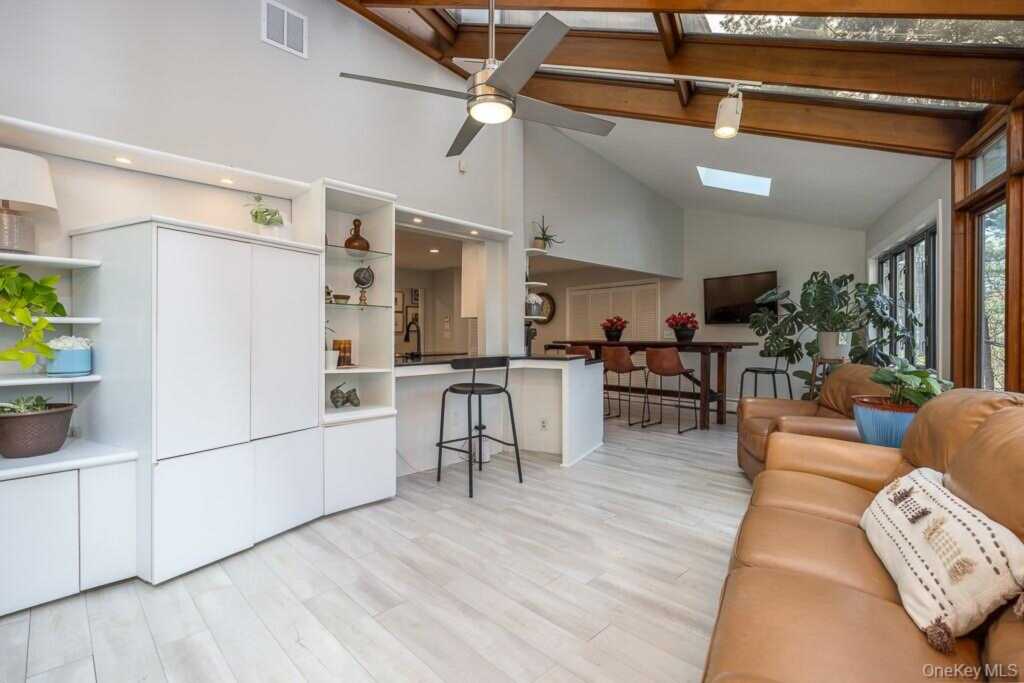 16 Lady Godiva Way, New City, NY 10956 - Photo 13 of 31