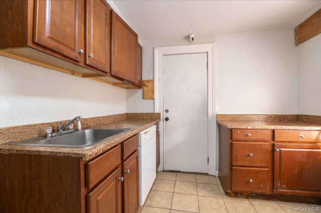 26 Catherine Street, Nyack, NY 10960 - Photo 4 of 26