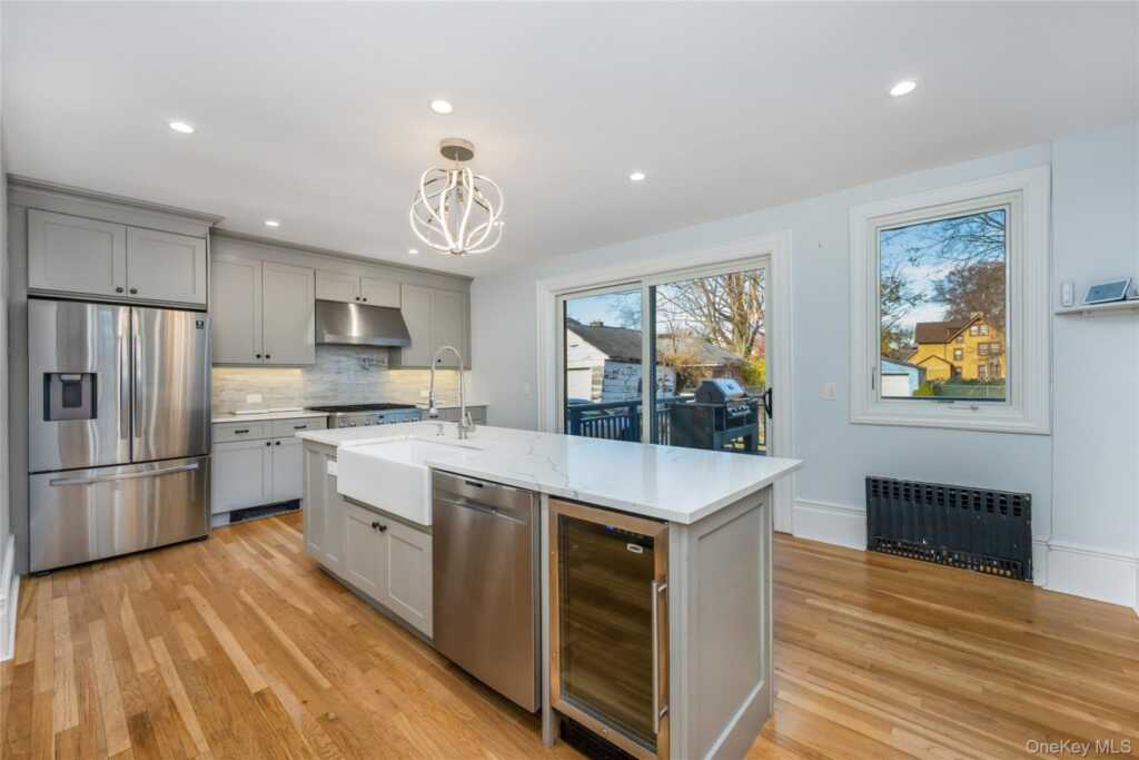 41 French Ridge, New Rochelle, NY 10801 - Photo 12 of 50