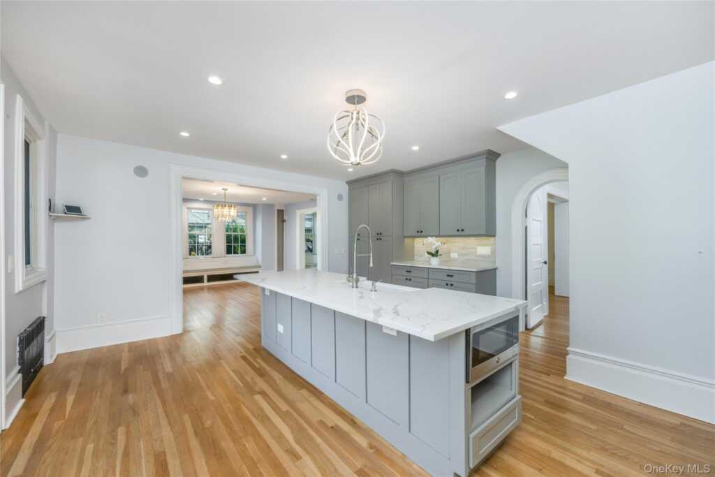 41 French Ridge, New Rochelle, NY 10801 - Photo 15 of 50