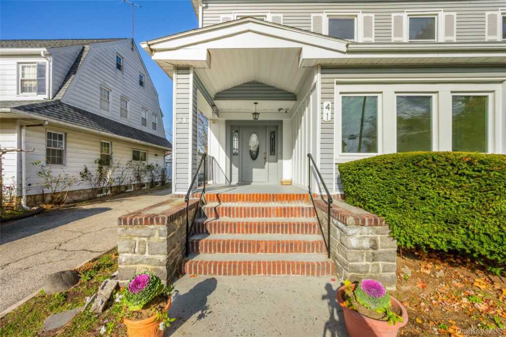 41 French Ridge, New Rochelle, NY 10801 - Photo 2 of 50