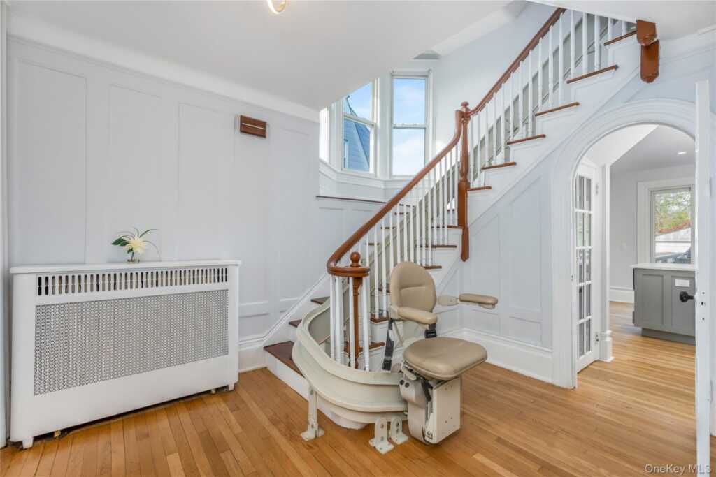 41 French Ridge, New Rochelle, NY 10801 - Photo 3 of 50