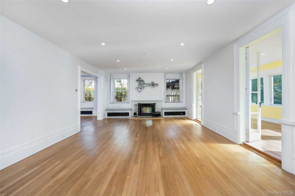 41 French Ridge, New Rochelle, NY 10801 - Photo 4 of 50