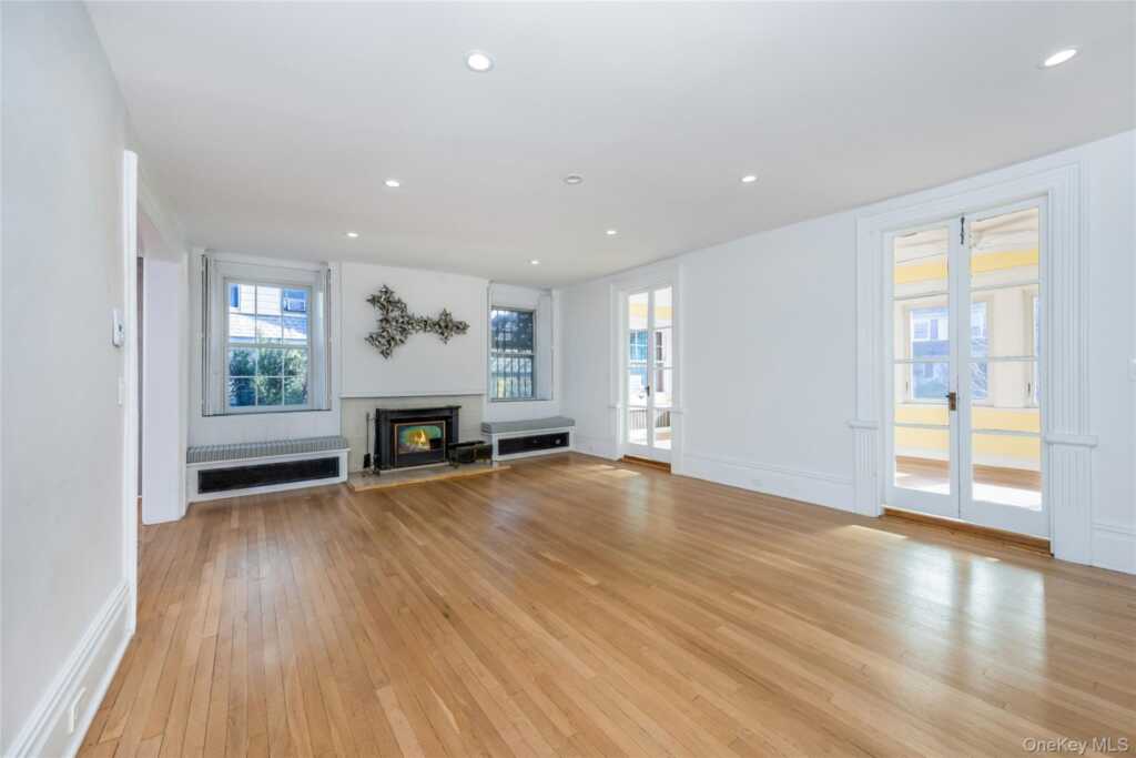 41 French Ridge, New Rochelle, NY 10801 - Photo 5 of 50