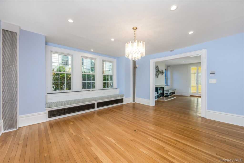 41 French Ridge, New Rochelle, NY 10801 - Photo 8 of 50