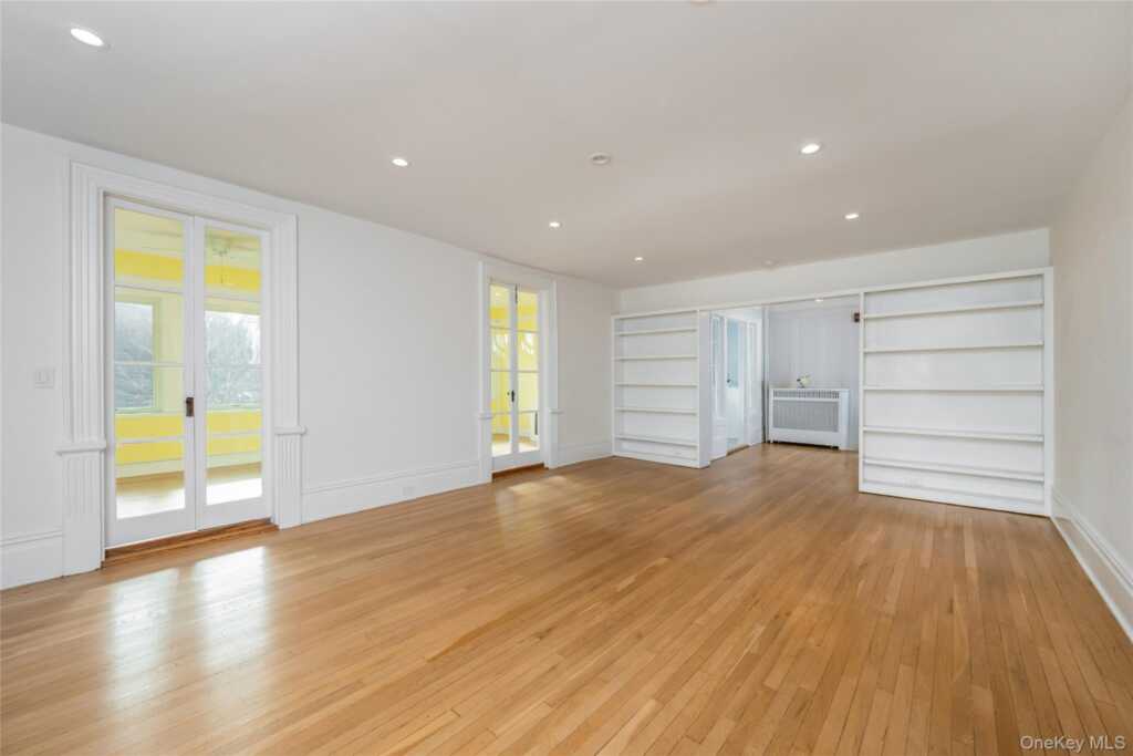 41 French Ridge, New Rochelle, NY 10801 - Photo 9 of 50