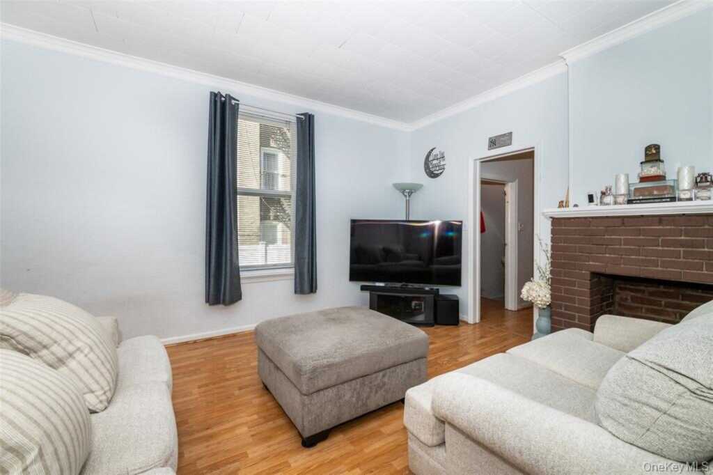 92 Washington Avenue, Unit ##Floor 1, New Rochelle, NY 10801 - Photo 3 of 22