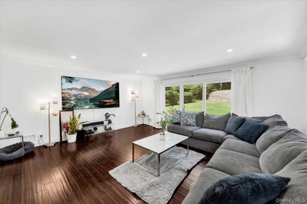 270 Victory Boulevard, New Rochelle, NY 10804 - Photo 13 of 26