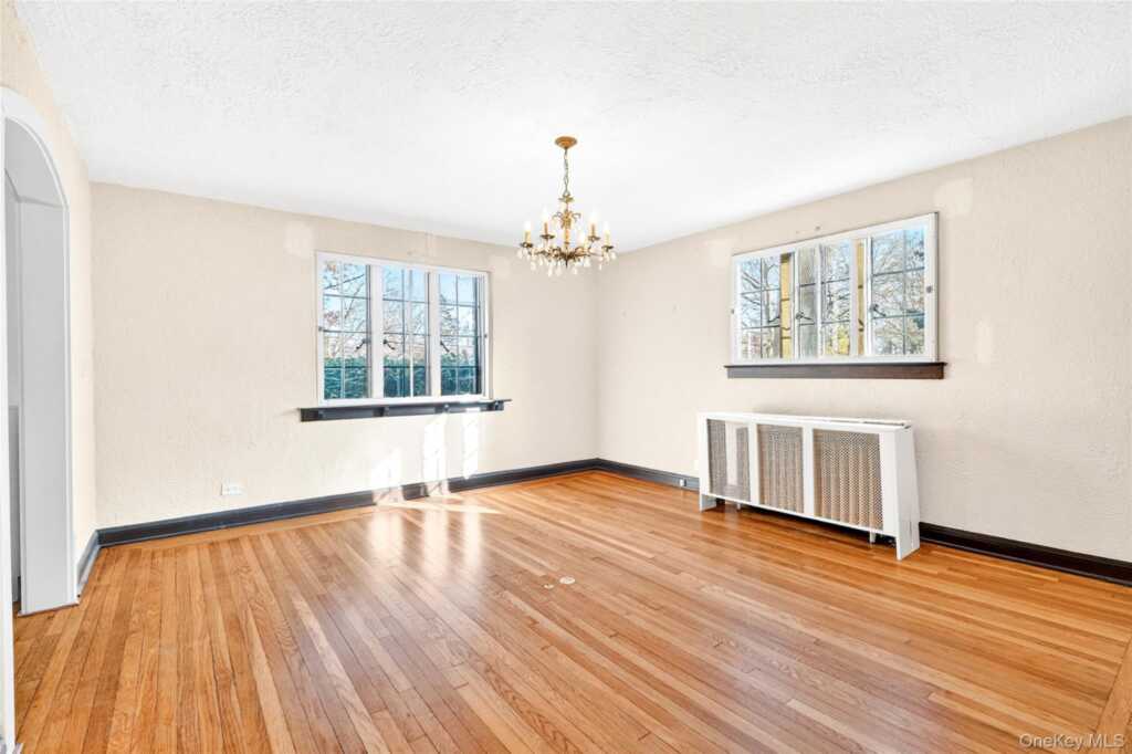 5 Seymour Place, White Plains, NY 10605 - Photo 11 of 43