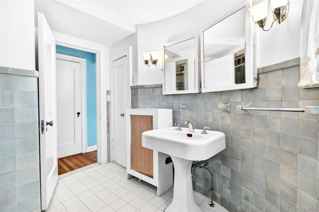 5 Seymour Place, White Plains, NY 10605 - Photo 25 of 43