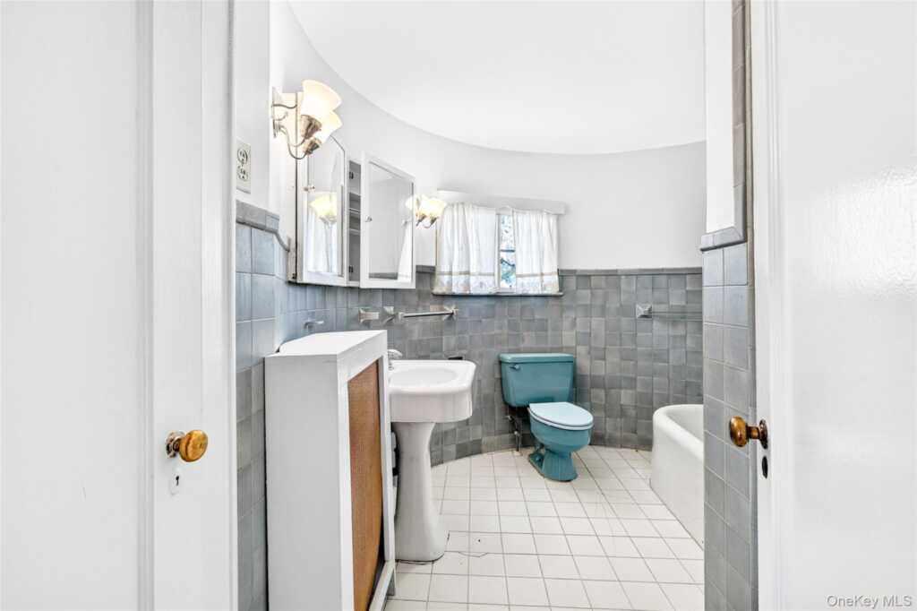 5 Seymour Place, White Plains, NY 10605 - Photo 27 of 43