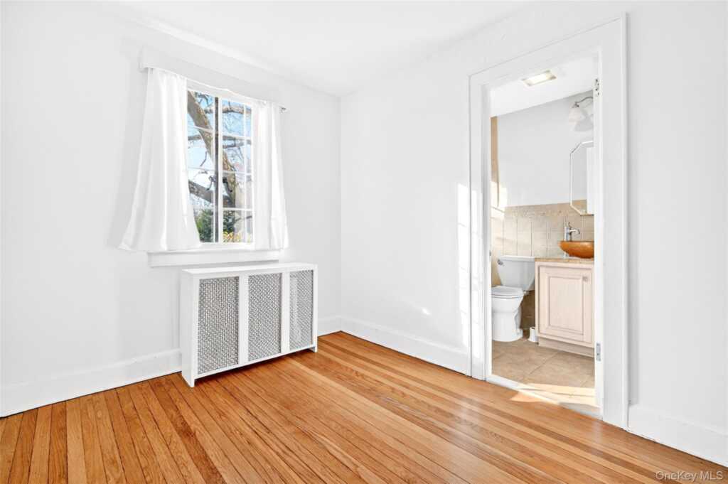 5 Seymour Place, White Plains, NY 10605 - Photo 33 of 43