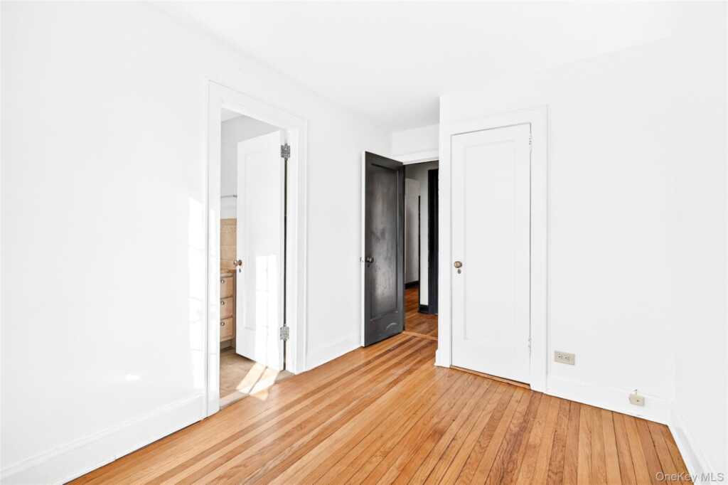 5 Seymour Place, White Plains, NY 10605 - Photo 34 of 43