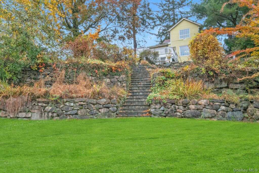 733 Stuart Avenue, Rye, NY 10543 - Photo 23 of 27