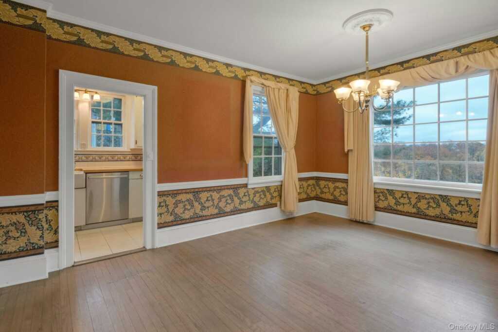 733 Stuart Avenue, Rye, NY 10543 - Photo 6 of 27