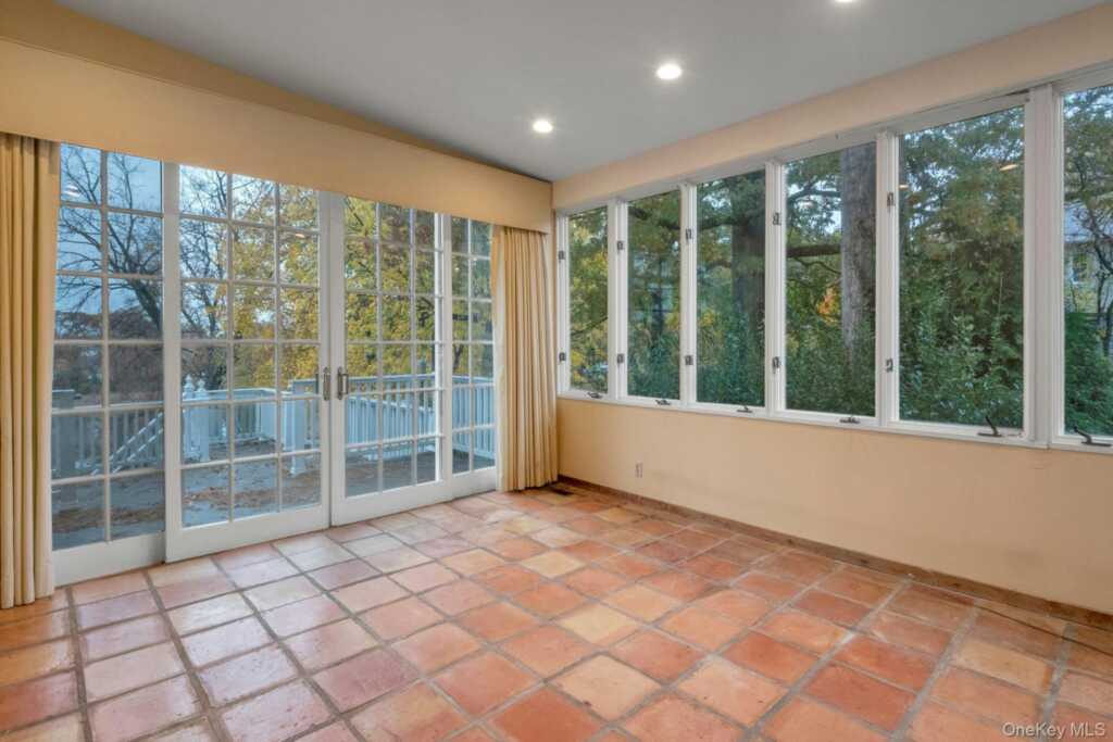 733 Stuart Avenue, Rye, NY 10543 - Photo 9 of 27