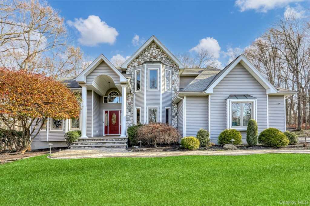 6 Wedge Way, Suffern, NY 10901 - Photo 2 of 27