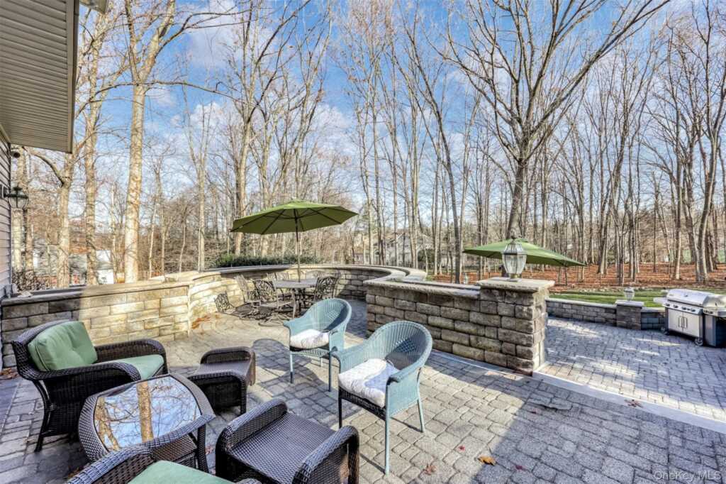 6 Wedge Way, Suffern, NY 10901 - Photo 22 of 27