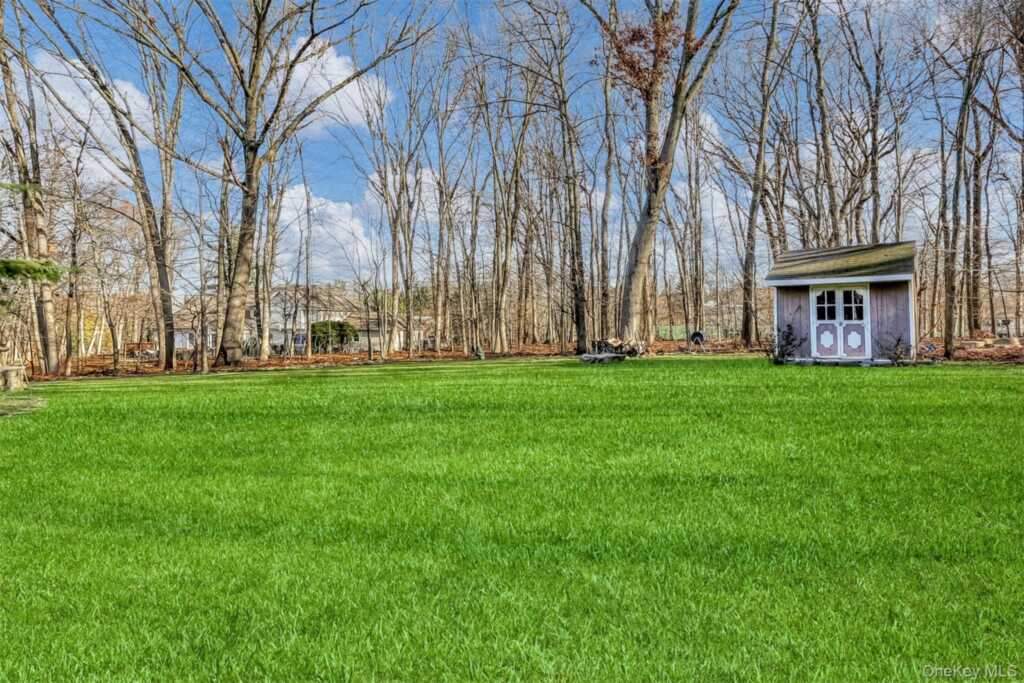 6 Wedge Way, Suffern, NY 10901 - Photo 23 of 27