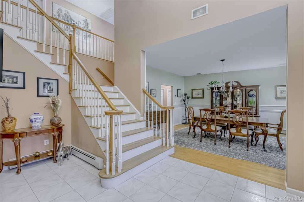 6 Wedge Way, Suffern, NY 10901 - Photo 4 of 27