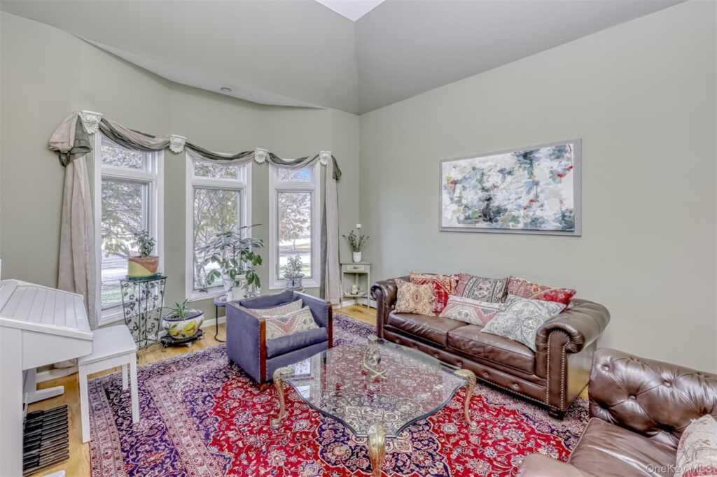 6 Wedge Way, Suffern, NY 10901 - Photo 6 of 27