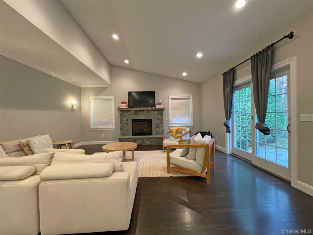 1019 Grove Street, Rye, NY 10543 - Photo 4 of 28