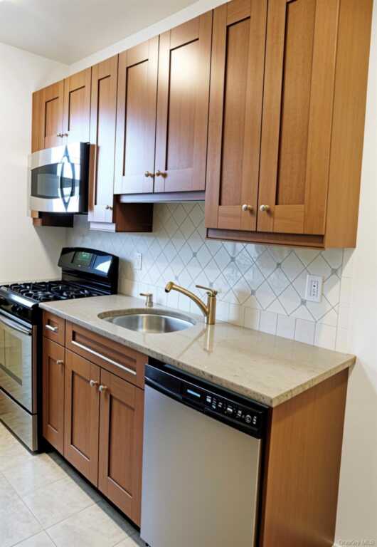 220 Pelham Road, Unit #6G, New Rochelle, NY 10805 - Photo 4 of 24