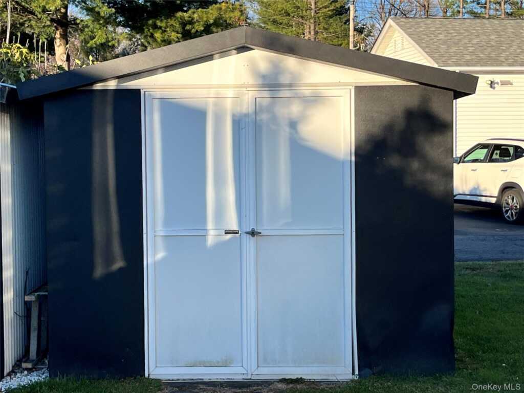 105 North Mountainview MH, Stony Point, NY 10950 - Photo 26 of 28