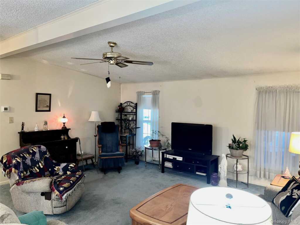 105 North Mountainview MH, Stony Point, NY 10950 - Photo 3 of 28