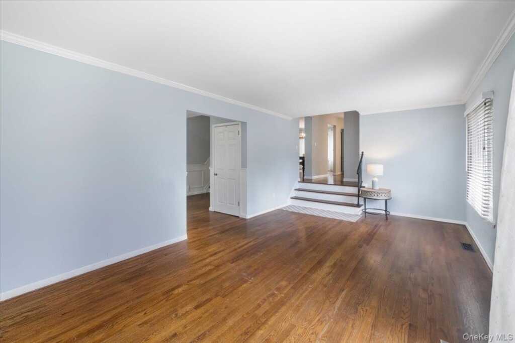 107 Tennyson Drive, Nanuet, NY 10954 - Photo 13 of 41