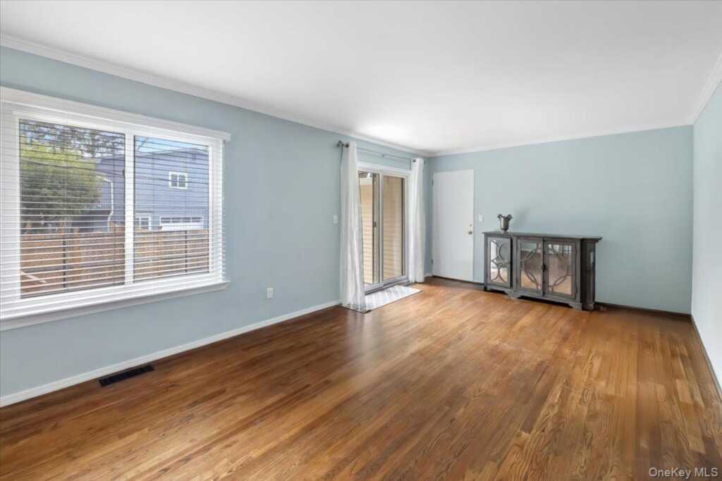 107 Tennyson Drive, Nanuet, NY 10954 - Photo 15 of 41