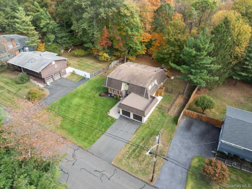 107 Tennyson Drive, Nanuet, NY 10954 - Photo 36 of 41