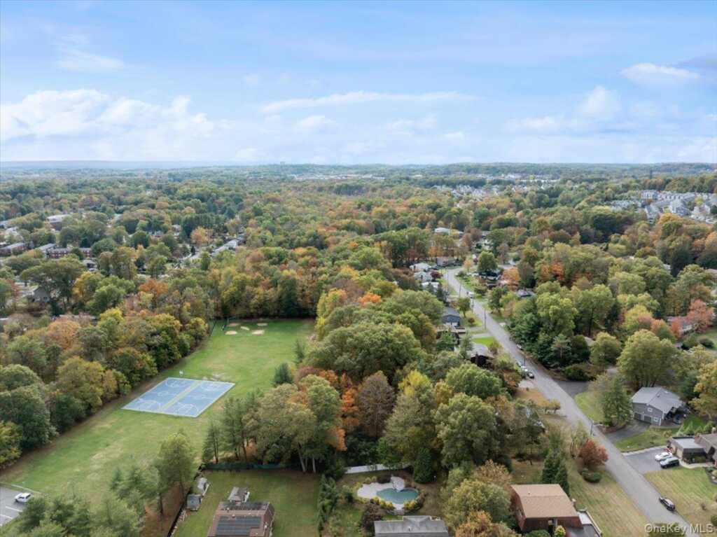 107 Tennyson Drive, Nanuet, NY 10954 - Photo 38 of 41